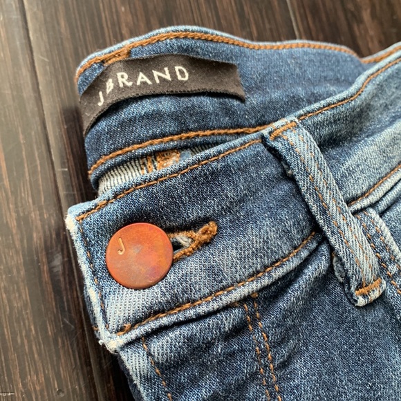☀️Hump Day Happiness SALE☀️
🇺🇸Excellent Condition J Brand Jeans- size 25 - Picture 4 of 11